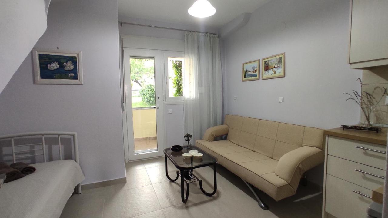 Asterias Maisonette & Apartments Karianí Exterior photo